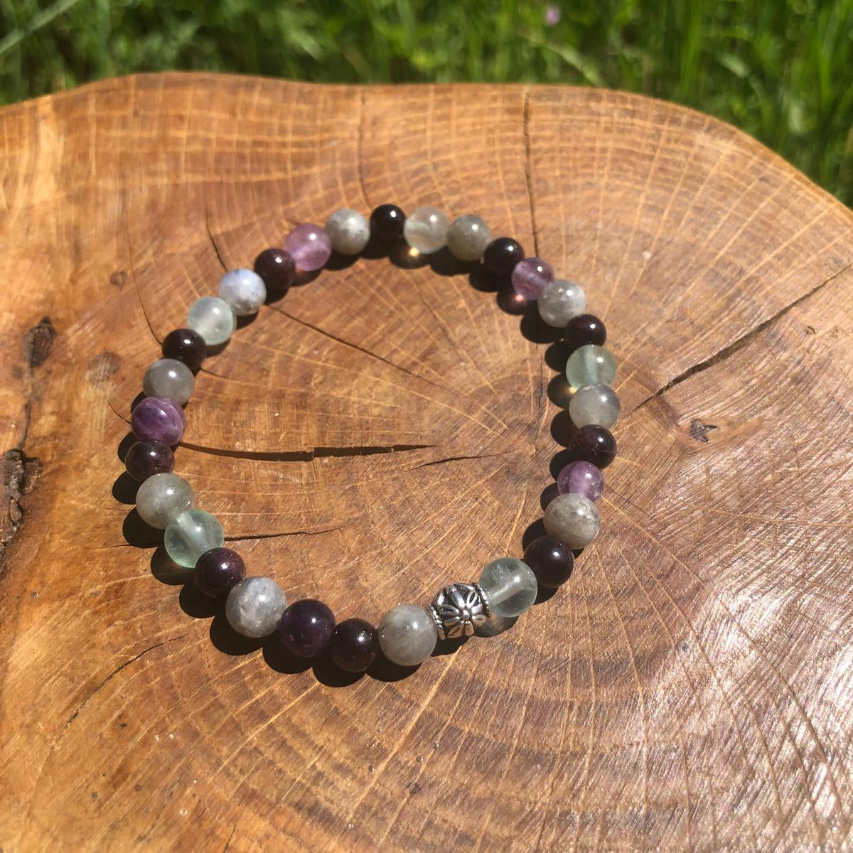 Esoteric Jewelry - natural stone bracelet - soothing - labradorite - garnet - fluorite - kyvoitou 📿