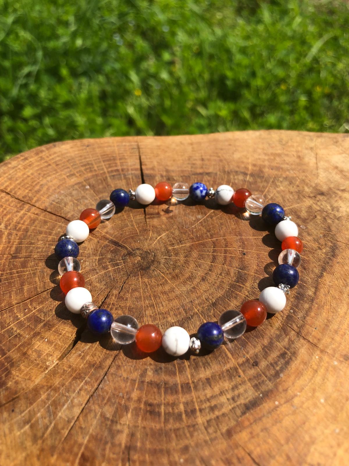 Bijoux ésotérique - bracelet pierres naturelles - créativité - howlite - cristal de roche - lapis lazuli - cornaline - kyvoitou 📿